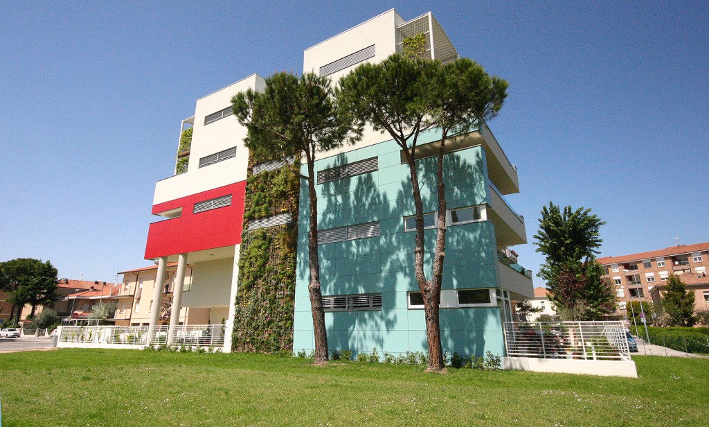 Housing, Rimini: vertical garden